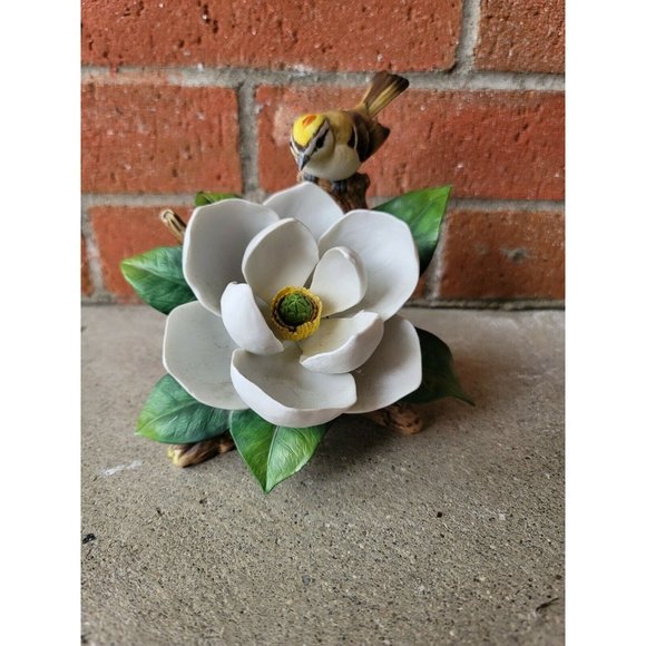 ANDREA BY SADEK "MAGNOLIA & KINGLET" #6891 Porcelain Bird Figurine 1983 - Picture 1 of 8